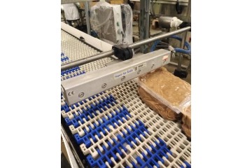 調整安裝角度有助於食品包裝製造商增強其超級風刀吹氣效果Adjusting Mounting Angle Helps Food Packaging Manufacturer Enhance their Super Air Knife Blowoff 調整安裝角度有助於食品包裝製造商增強其超級風刀吹氣效果Adjusting Mounting Angle Helps Food Packaging Manufacturer Enhance their Super Air Knife Blowoff